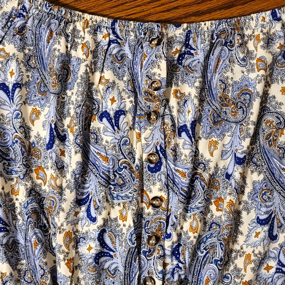 Blue Paisley Crop Top - Decorative Buttons - Ruffle Hem - Wide Scoop Neck - Picture 2 of 4